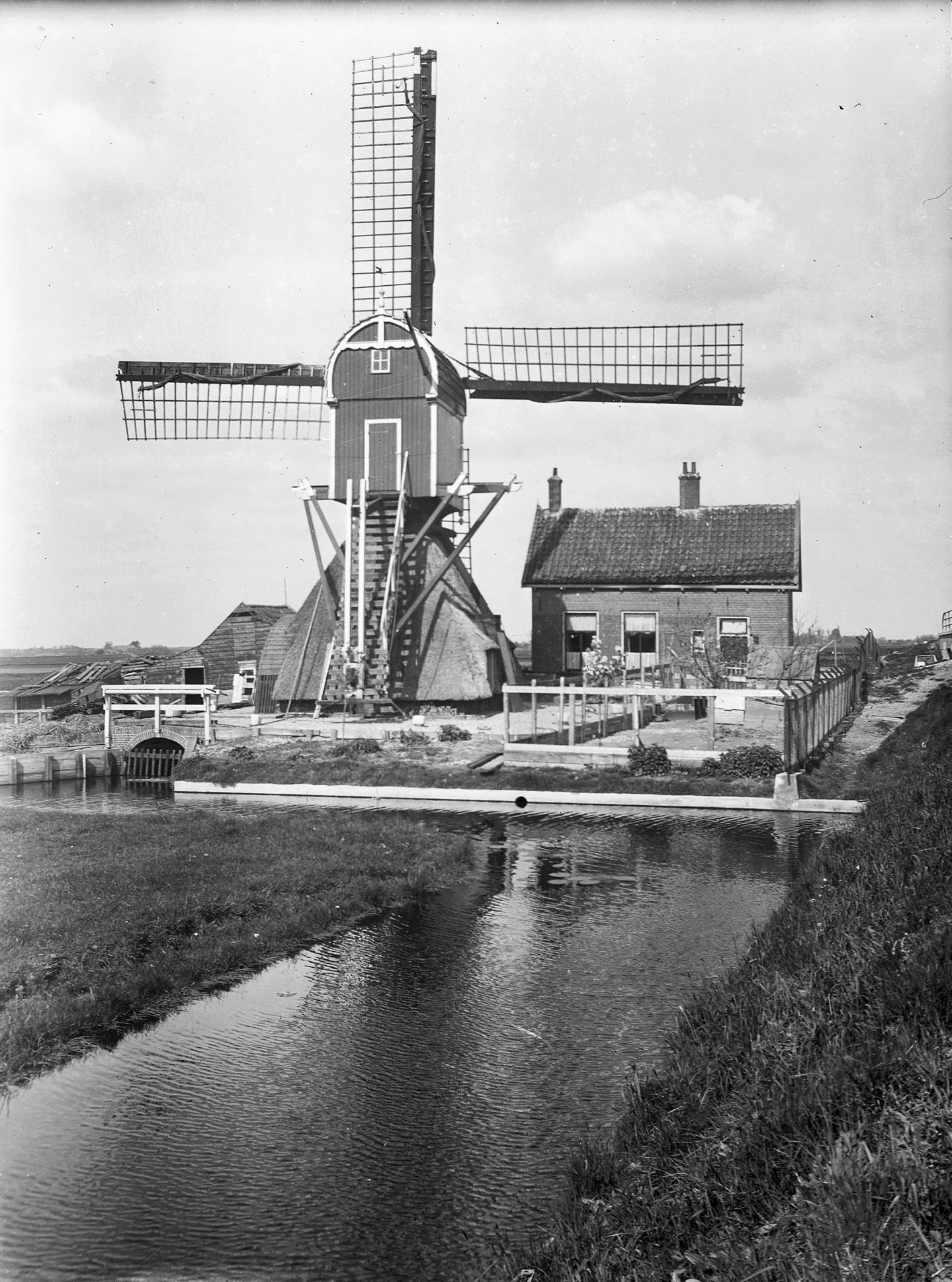 De Munnikenmolen in de jaren 60. Bron: Rijksdienst Cultureel Erfgoed te Amersfoort