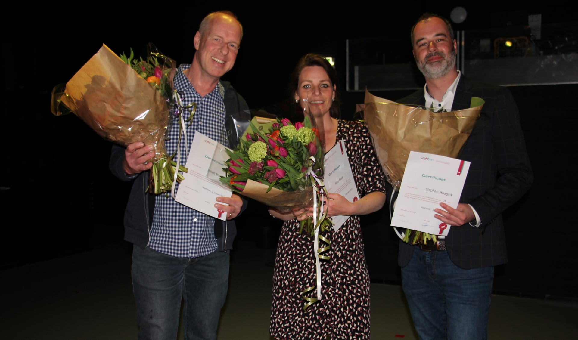 De drie jubilarissen, v.l.n.r.: Johan Versluijs, Mary Floor en Stephan Hoogink.