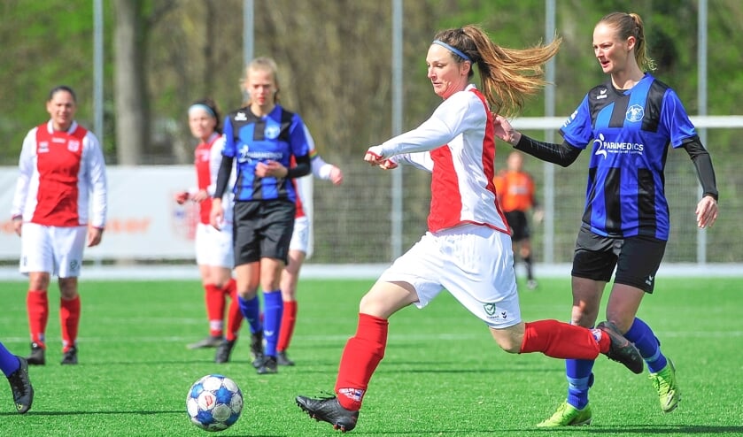Geke Maat kreeg in de beginfase toch een fraaie mogelijkheid om de score te openen.