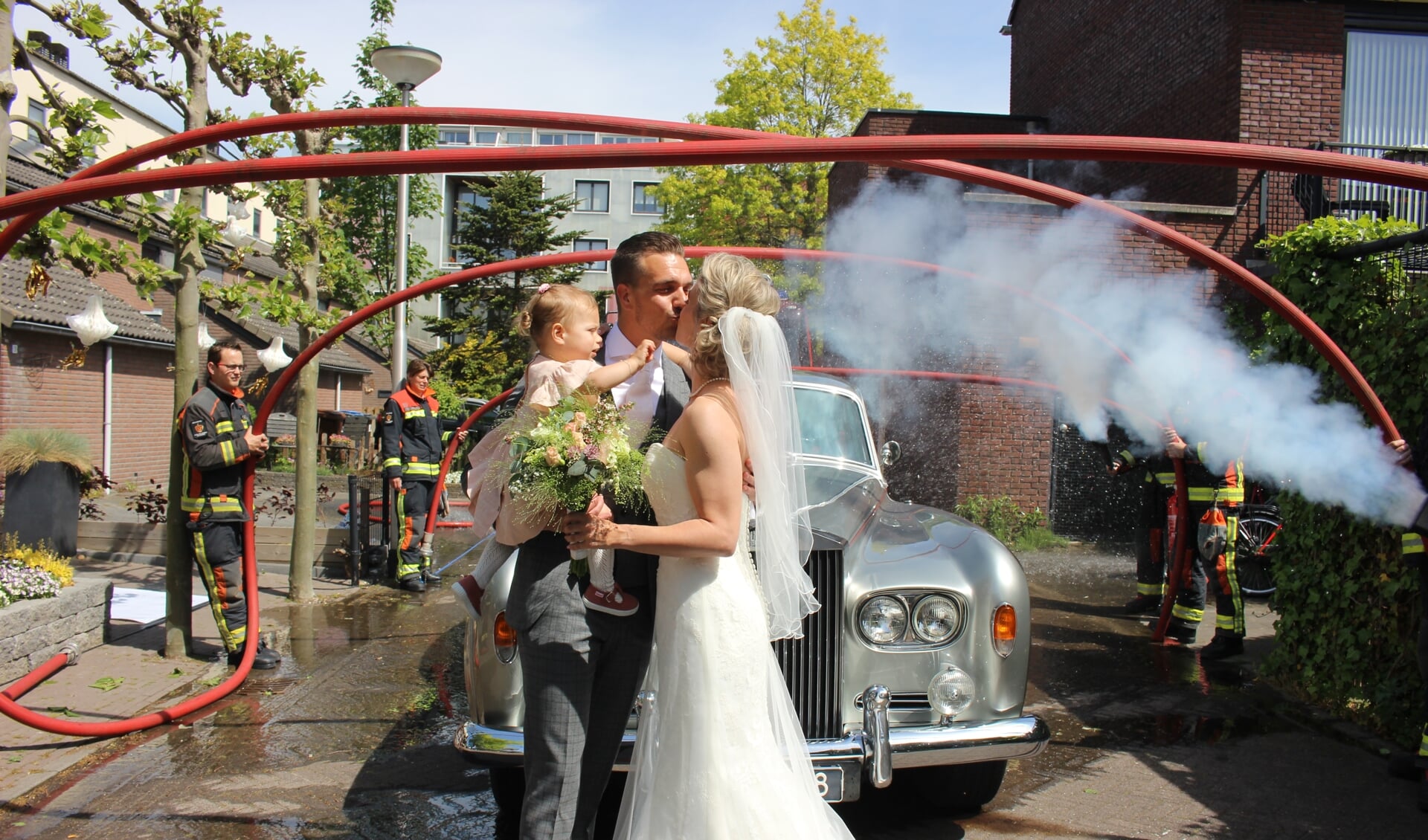 Dochtertje Sarah van anderhalf vond het allemaal maar wat spannend! | Foto en tekst: Annemiek Cornelissen.