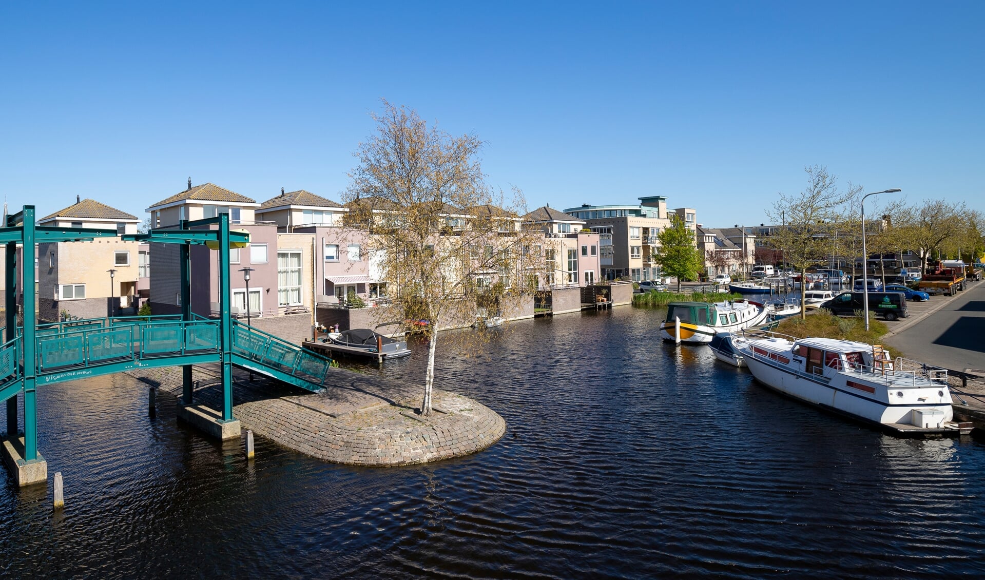 Inwoners hebben de Watersportvereniging Hillegom opgericht. | 