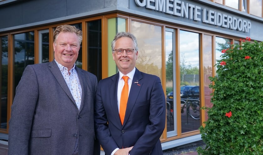 <p>Oud-wethouders Rik van Woudenberg (links) en Willem Joosten.</p>