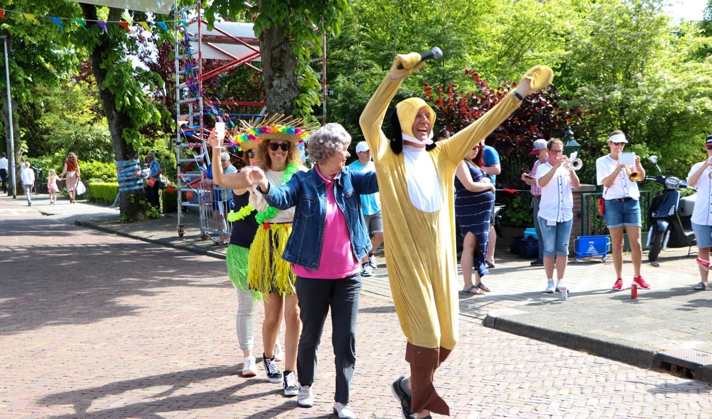 Het Splinterlaan straatfeest had als thema 'carnaval'