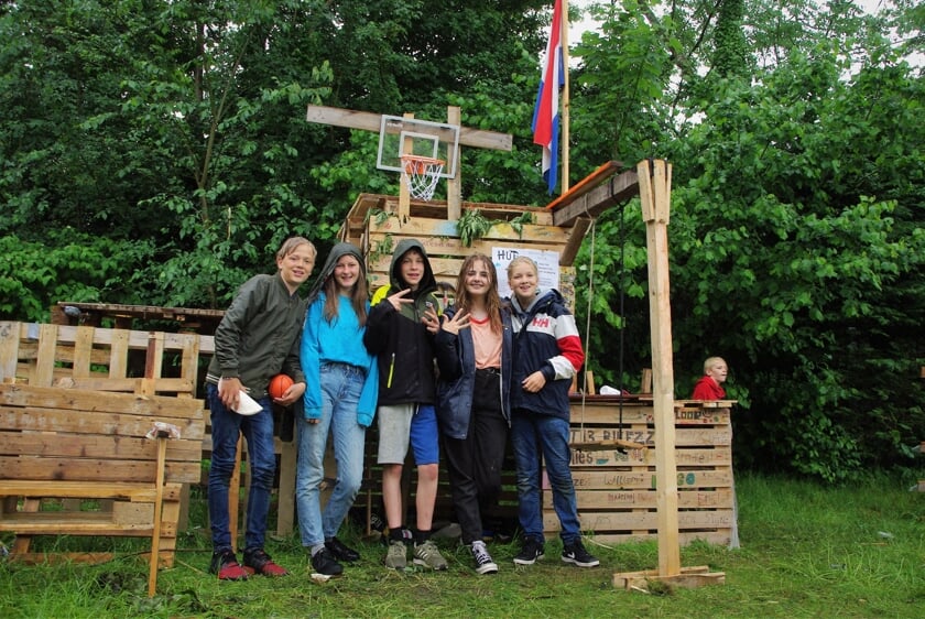 <p>De regen was geen spelbreker. | Foto's Willemien Timmers</p>