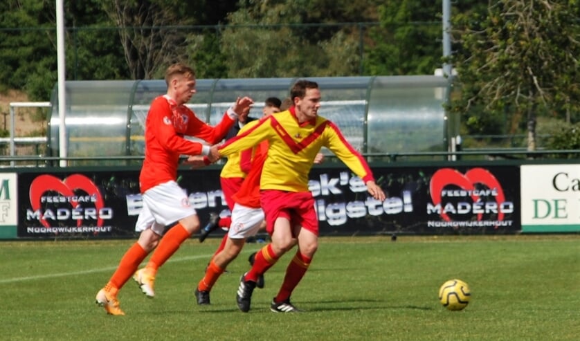 <p>Sven de Ridder had de verdediging goed op orde</p>