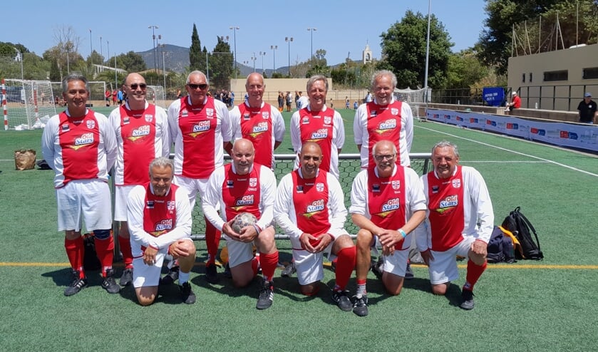 Staand vlnr: Charles Sieberichs, Rob van der Groen, Ruud Fortman, Henk Bruijn, Gerard Stevens, Herman Zandstra; geknield vlnr: Jan Nonkes, Olaf McDaniel, Mo Taïb, Sjaak Juffermans, Harry van Schooten. (Foto: PR)