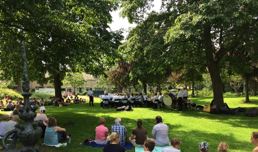 Het vierde picknickconcert van Da Capo in het Mondriaanpark komt eraan.