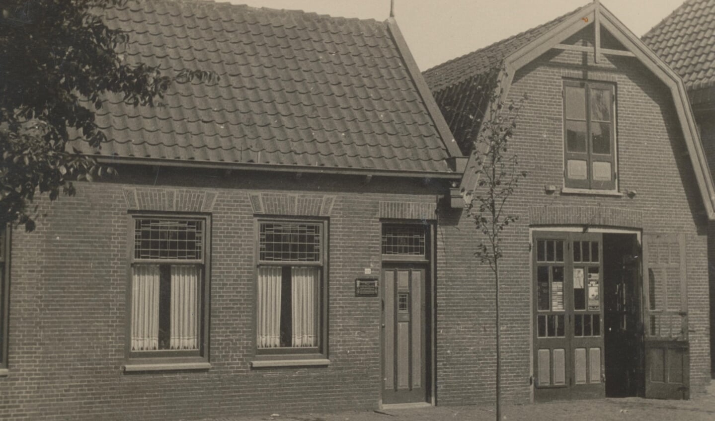 Woning en schilderswerkplaats Hein van der Plas aan Hoofdstraat 120, tegenwoordig de Herenstraat.