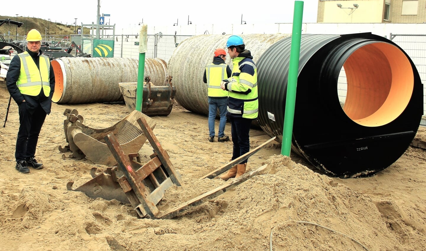 Onder het wegdek worden ter voorkoming van wateroverlast opvangbassins en drainages aangebracht. | Foto archief WS.