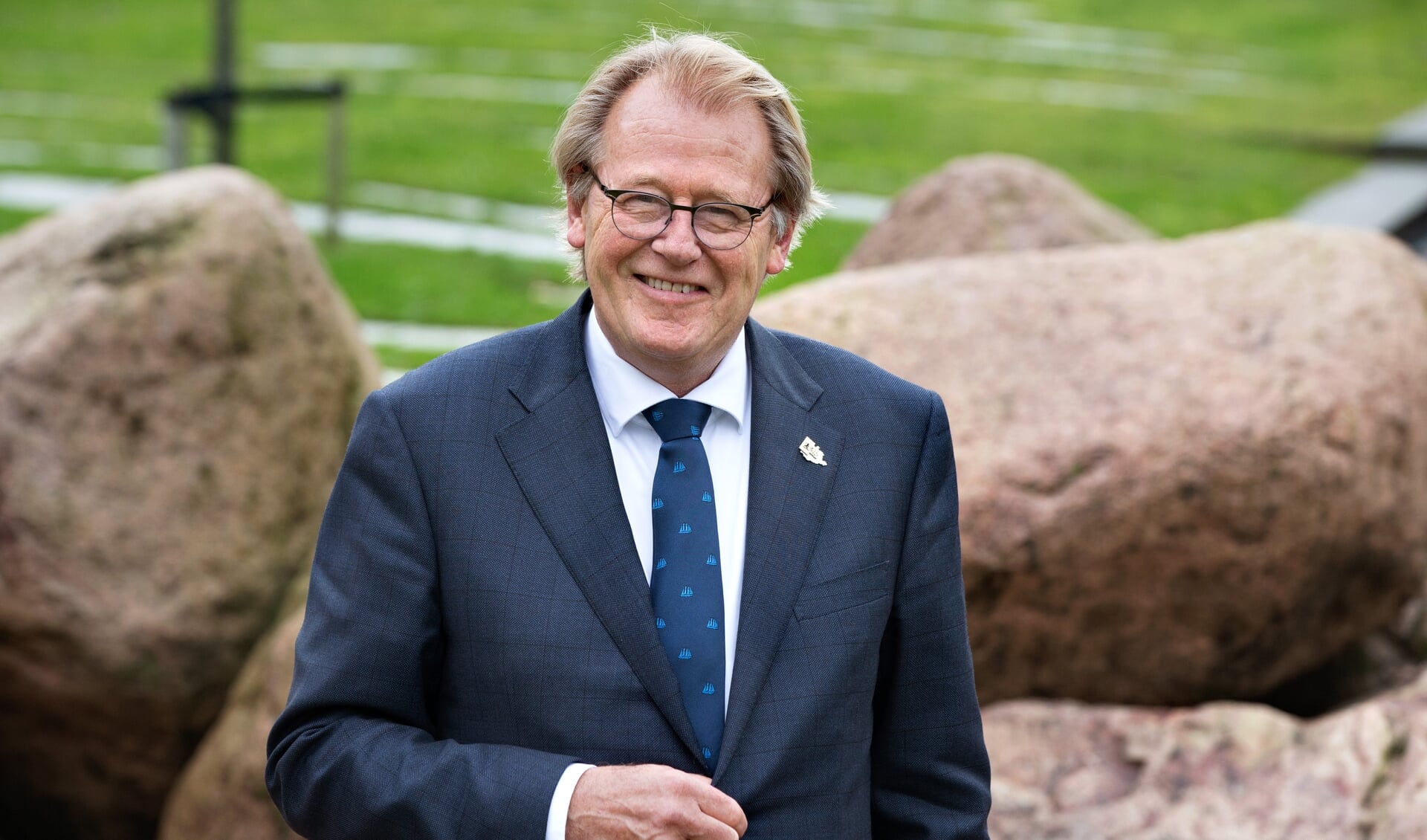 Jaap Smit begon in 1984 als predikant, maar is na zijn inzet in het bedrijfsleven nu Commisaris van de Koning in Zuid-Holland. | Foto: pr./Dirk Hol