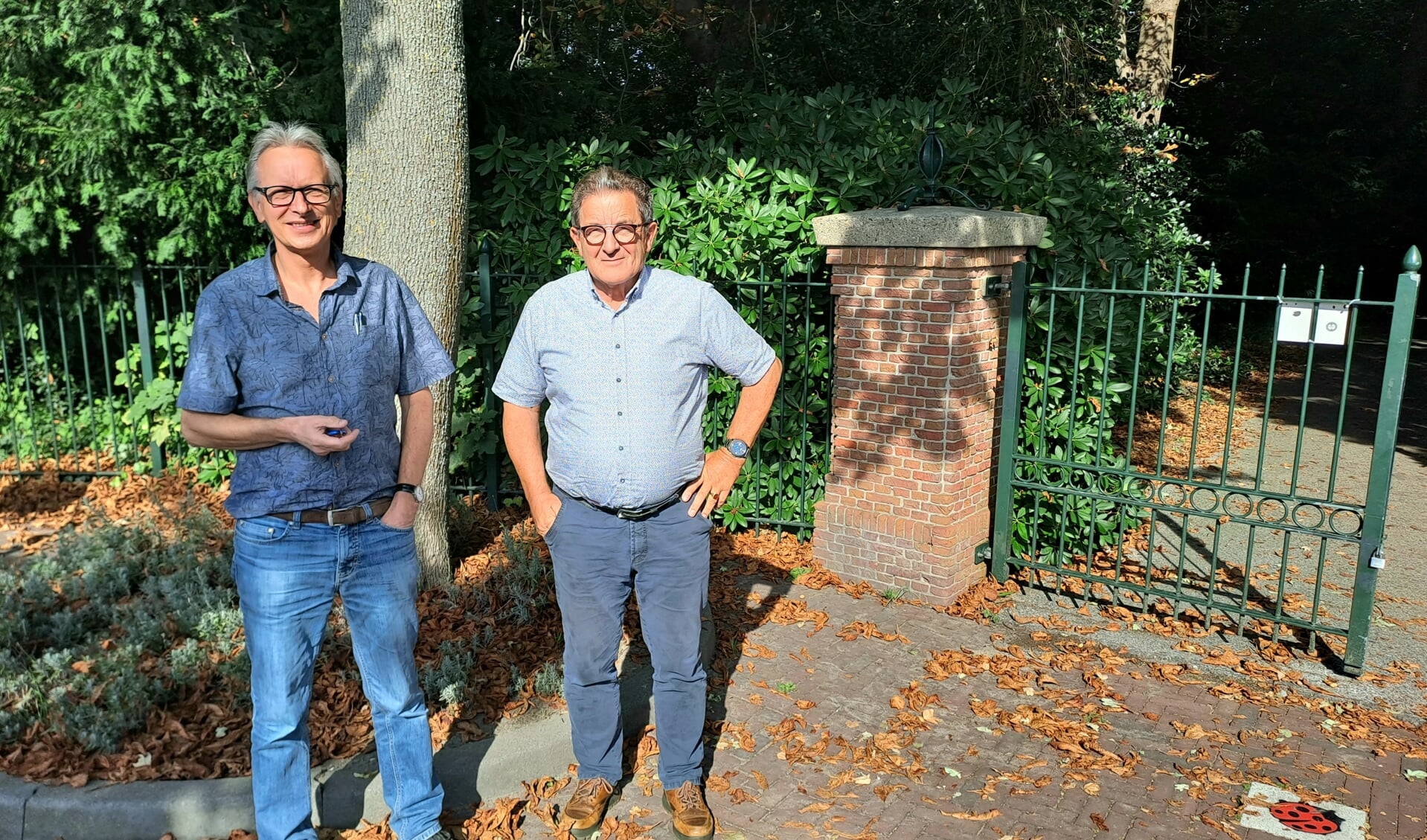 Henk van Atteveld en Leo Duijndam zijn sinds enkele maanden vrijwilligerscoaches.