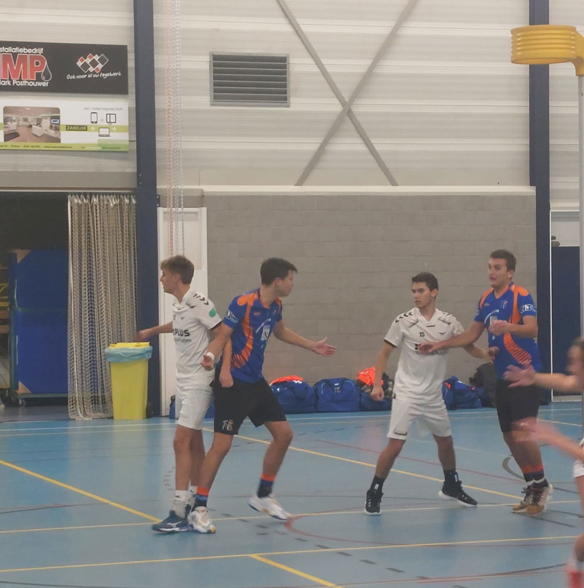Dominic (links) in actie. Foto Monique van Welzen