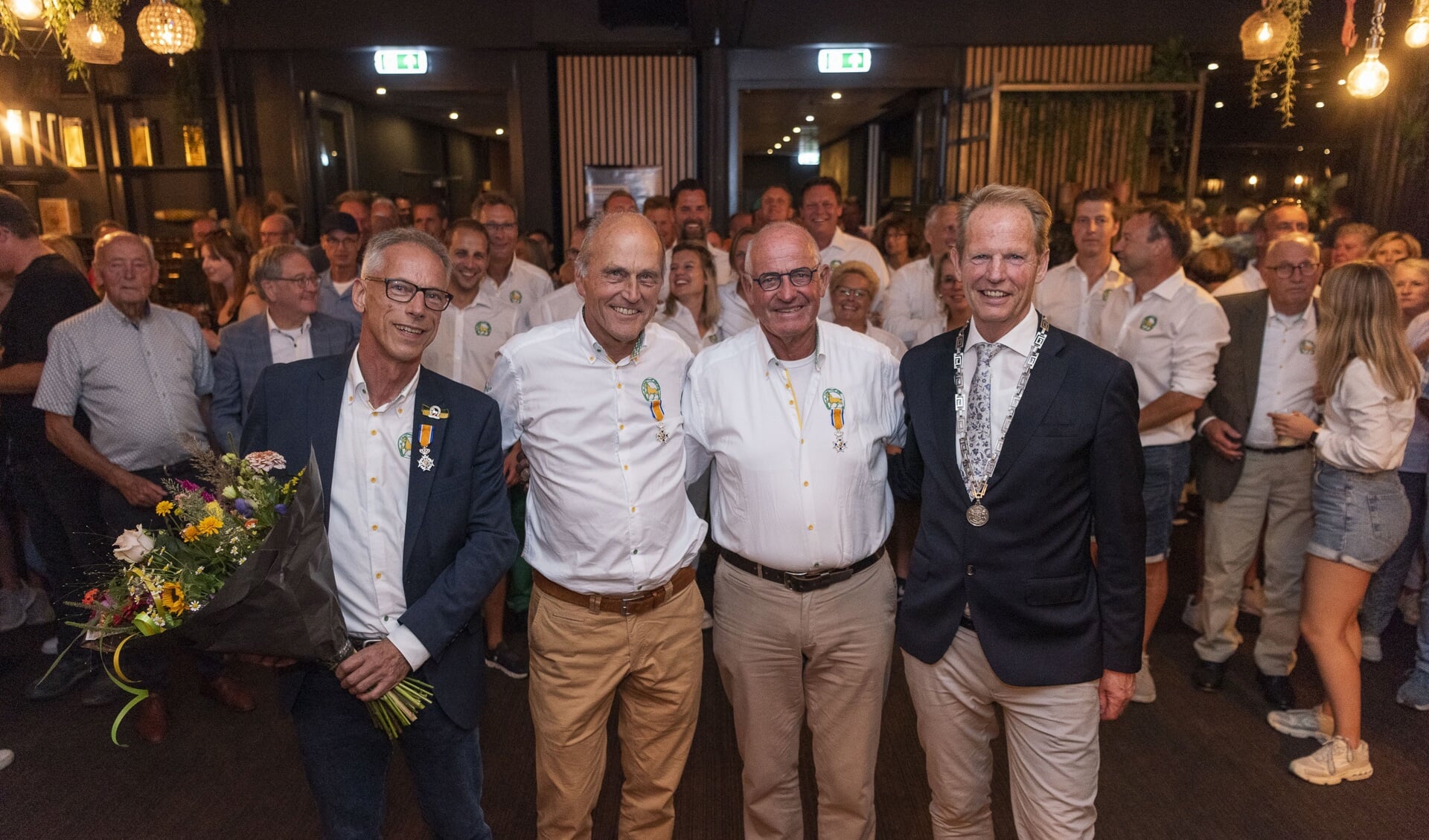 Vlnr: Aad Otte, Jan Jansen, Henk Janssen en burgemeester Arie van Erk. | Foto: Corine Zijerveld.
