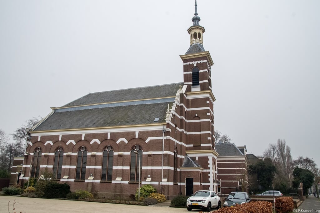 De kerk van de Gerefomeerde Gemeente aan de Hoofdstraat 73 in Leiderdorp. | Foto: J.P. Kranenburg