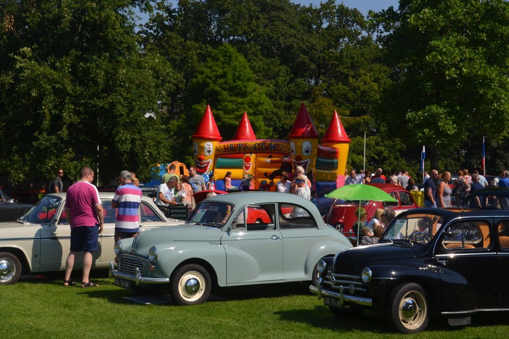Het oldtimerfestival is een event voor groot en klein, met klassieke auto's, motoren, springkussens en een foodplaza. | Foto: pr