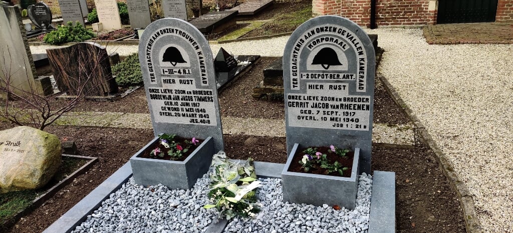De graven van Boudewijn Timmers en Gerrit van Rheenen zijn gerestaureerd.