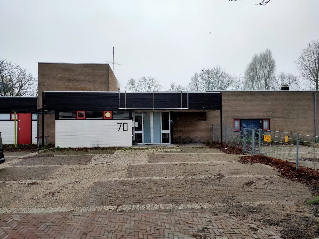 Gebouw Doesmeer gaat tegen de grond om plek te maken voor de nieuwbouw van Hospice de Mare. | Foto: JPK