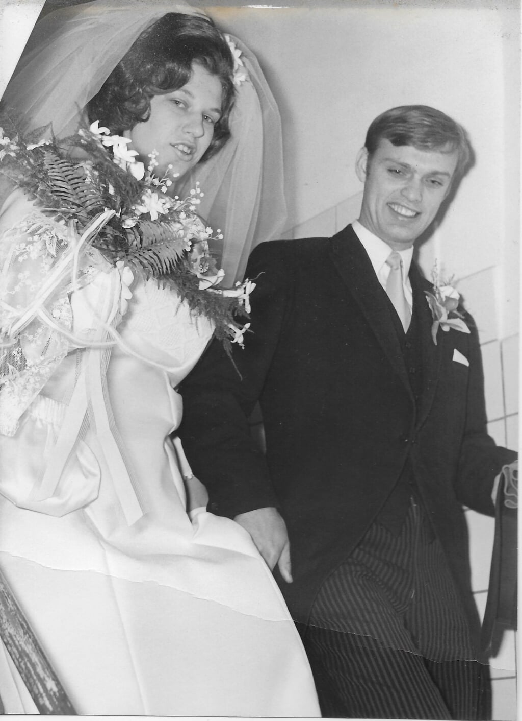 Carla en Nico van Jaarsveld-Redegeld op hun huwelijksdag, 03-12-1970.