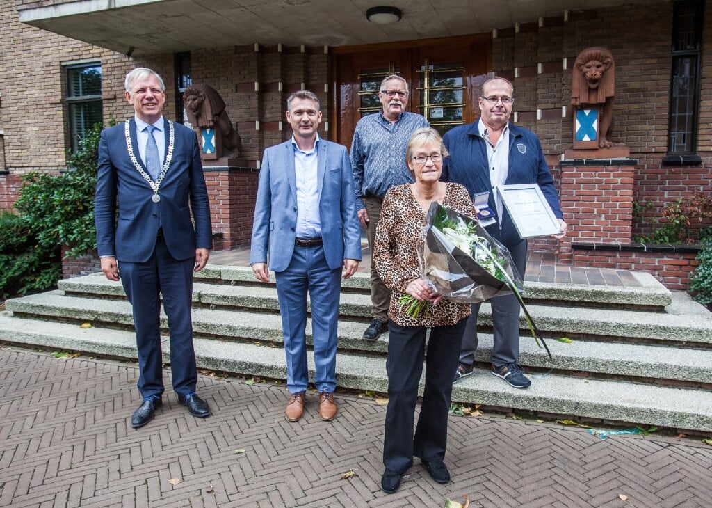 Jaap van der Plas gehuldigd door Stichting Carnegie Heldenfonds. | Foto: A. van Duijvenvoorde. 