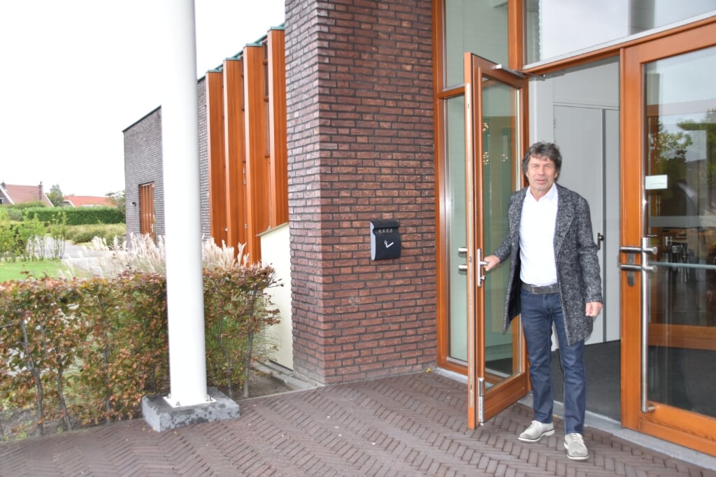 Na 10 jaar stopt Kor Kleijwegt als voorzitter bij De Laatste Eer. | Foto: CvdS.