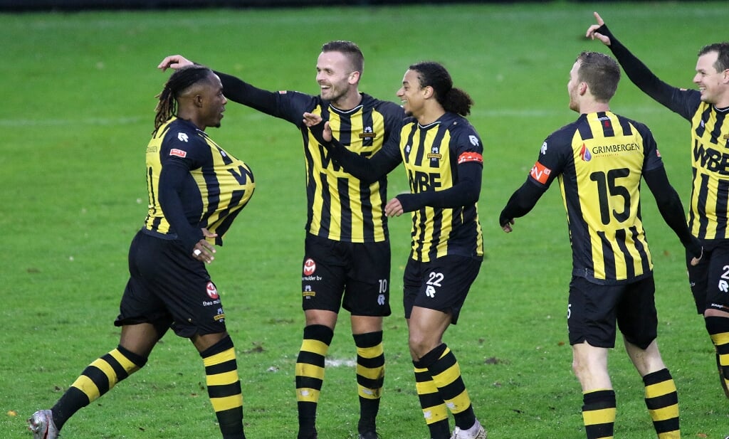 Rijnsburgse Boys wint met 4-1 van de Treffers en kunnen weer juichen. | Foto: H. Heemskerk.