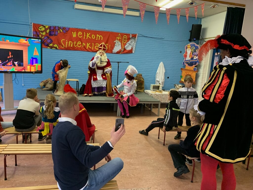 Ook dit jaar ging het Sinterklaasfeest op de Sjaloomschool online. | Foto: PR