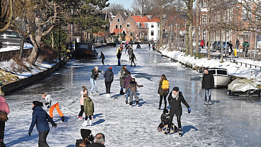 Even uit de coronasleur breken. Even lekker schaatsen op het natuurijs van de Oude Rijn. | Foto en tekst: Piet van Kampen