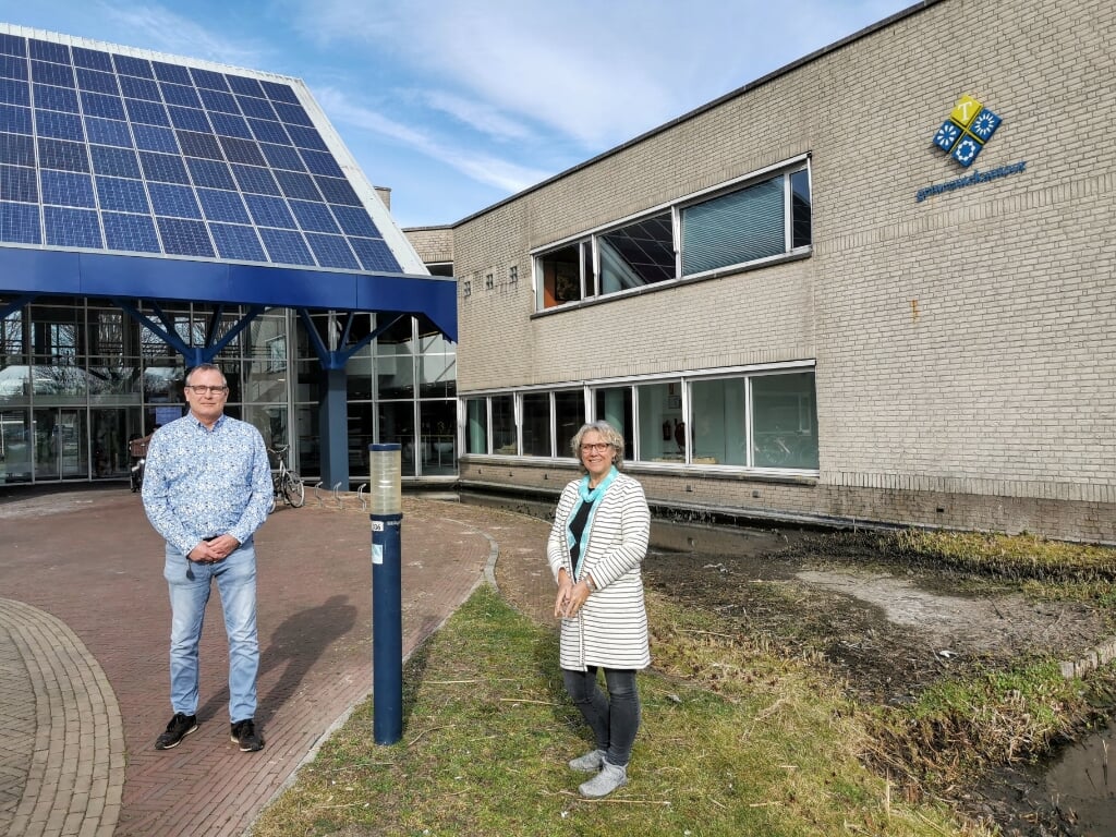 Projectleider Onno Persoon en coördinator Anette in ’t Veld van HLTsamen voor het gemeentekantoor van Teylingen in Sassenheim. | Foto's: Jan Leune