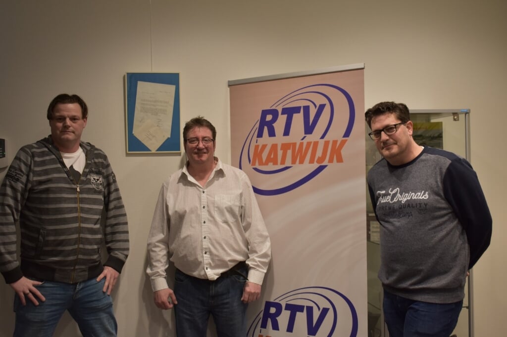 De mannen van de Liedjesloterij gaan vanaf vrijdagavond 24 uur lang radio maken voor De Voorraadkast. | Foto: PR
