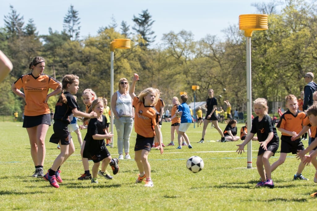 Vanaf zaterdag kunnen basisschoolkinderen kennismaken met de sport korfbal. | Foto: PCS Fotografie