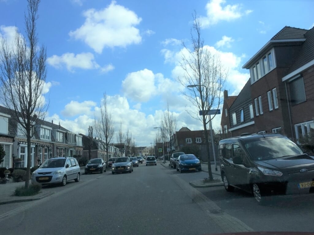Nu nog een uitzondering: geen vrachtwagens in de Brouwerstraat. | Foto: CvdS.