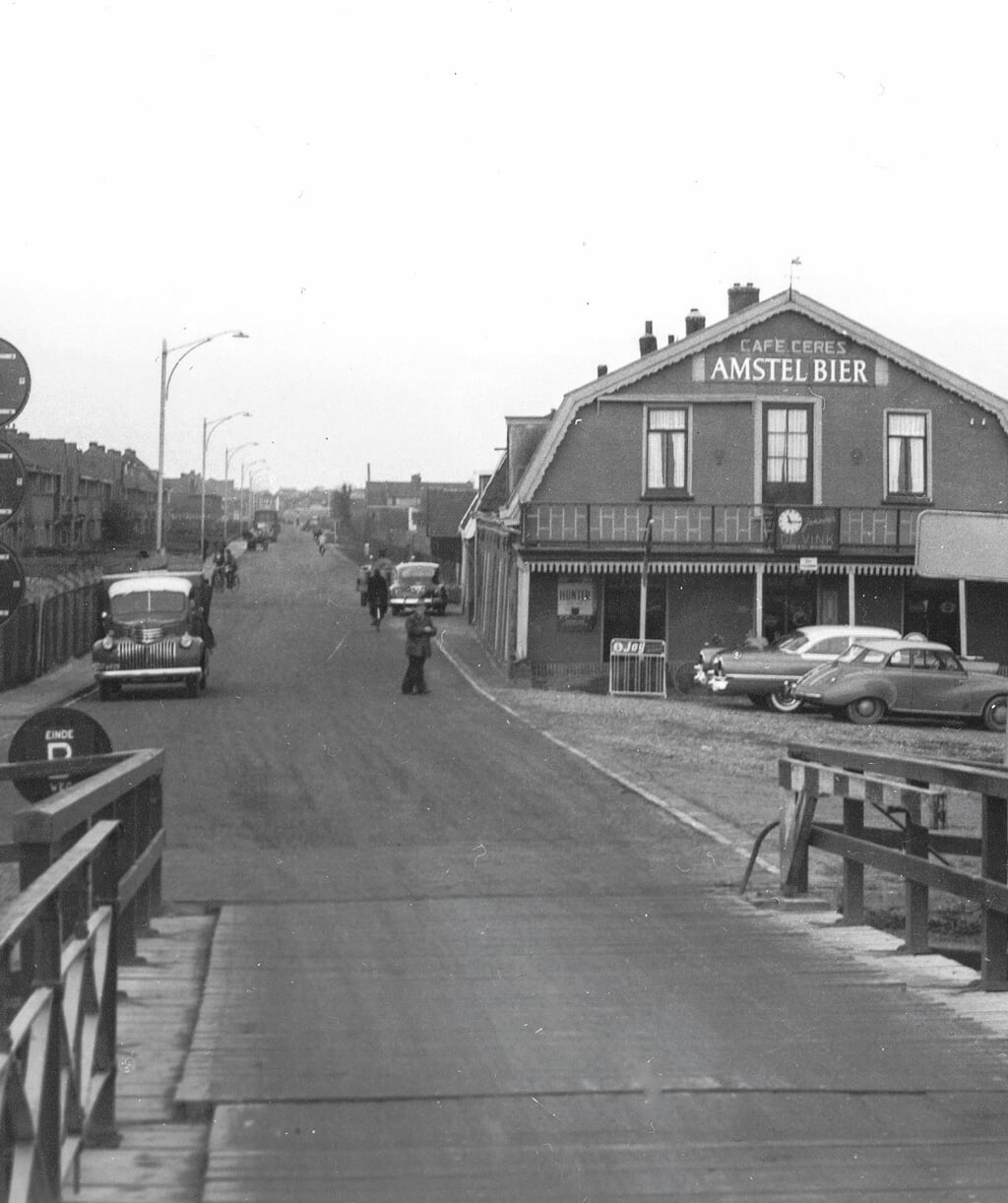Zicht op Hillegom vanaf de Hillegommerbrug. | Foto: archief SVvOH.