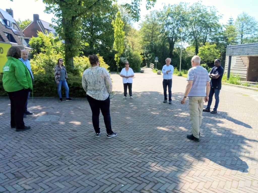 GroenLinks politici in gesprek met wijkbewoners. | Foto: PR