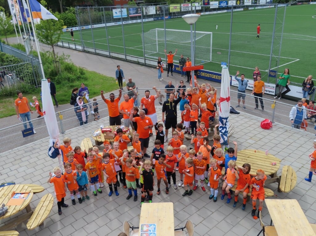 De Ukkies trainden afgelopen zaterdag bij FC Oegstgeest allemaal in het oranje vanwege het Europees Kampioenschap voetbal.