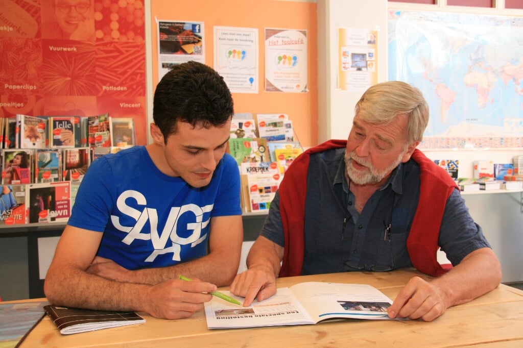 Taalcoaches helpen anderen bij het leren van de Nederlandse taal. | Foto: pr