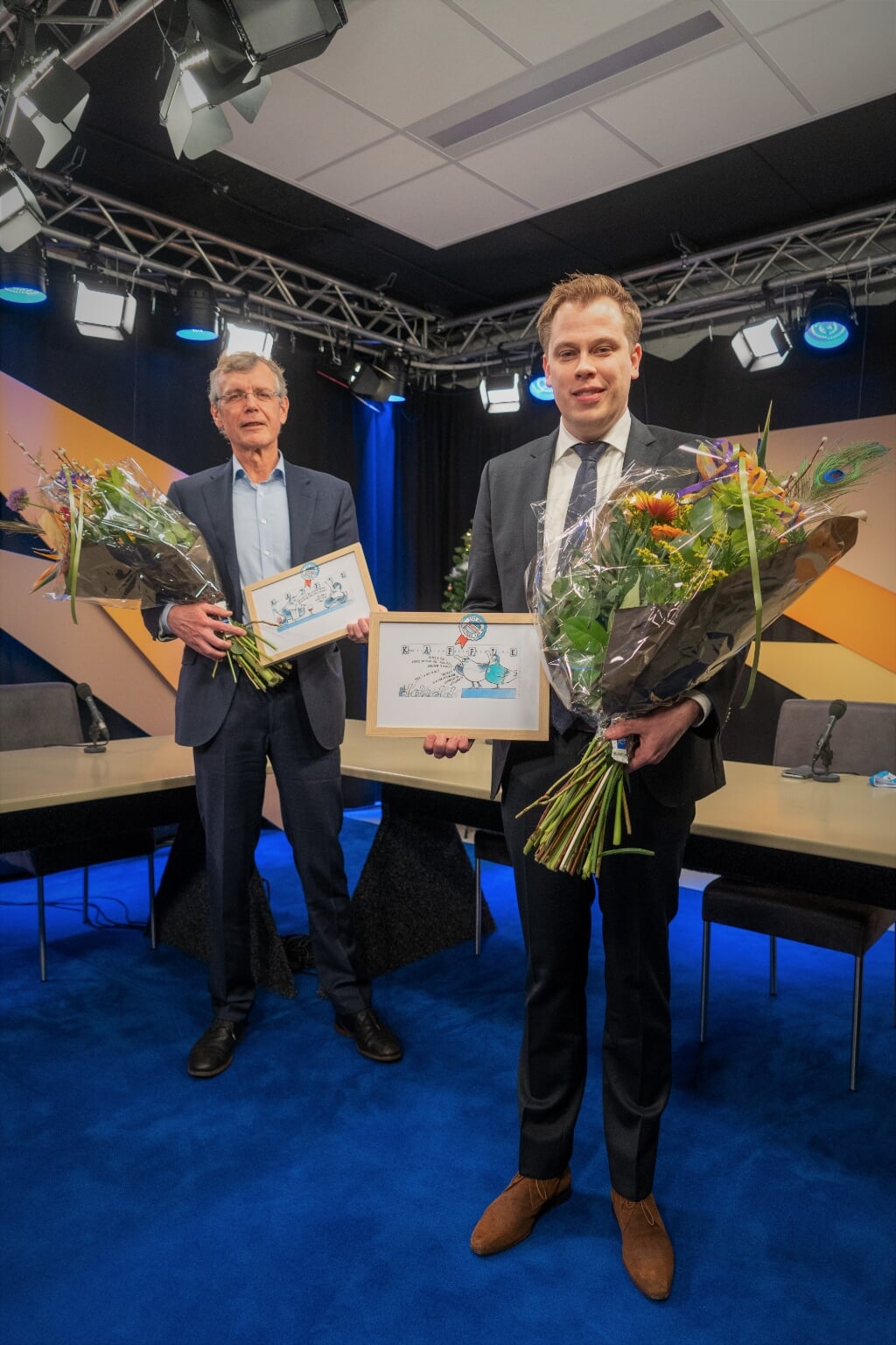 Jaap Haasnoot (links) en Jonathan de Mooij uitgeroepen tot politicus van het jaar 2021. | Foto: M. Wonnink.