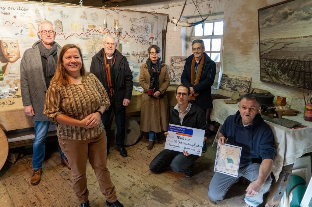 Het Historisch Genootschap Rijndorpkreegvan de zes Meerburgprijzen. | Foto: Marc Wonnink