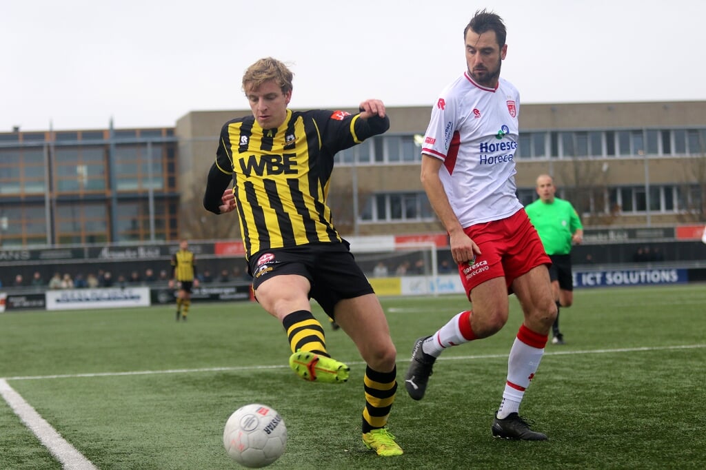 Jeroen Spruijt in actie tijdens wedstrijd Noordwijk-Rbb. | Foto: H. Heemskerk. 