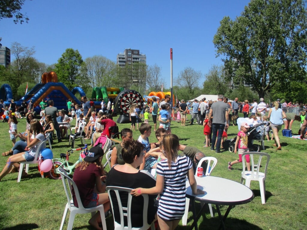 Het bevrijdingsfeest in park De Houtkamp in 2018. | Foto: PR OVL