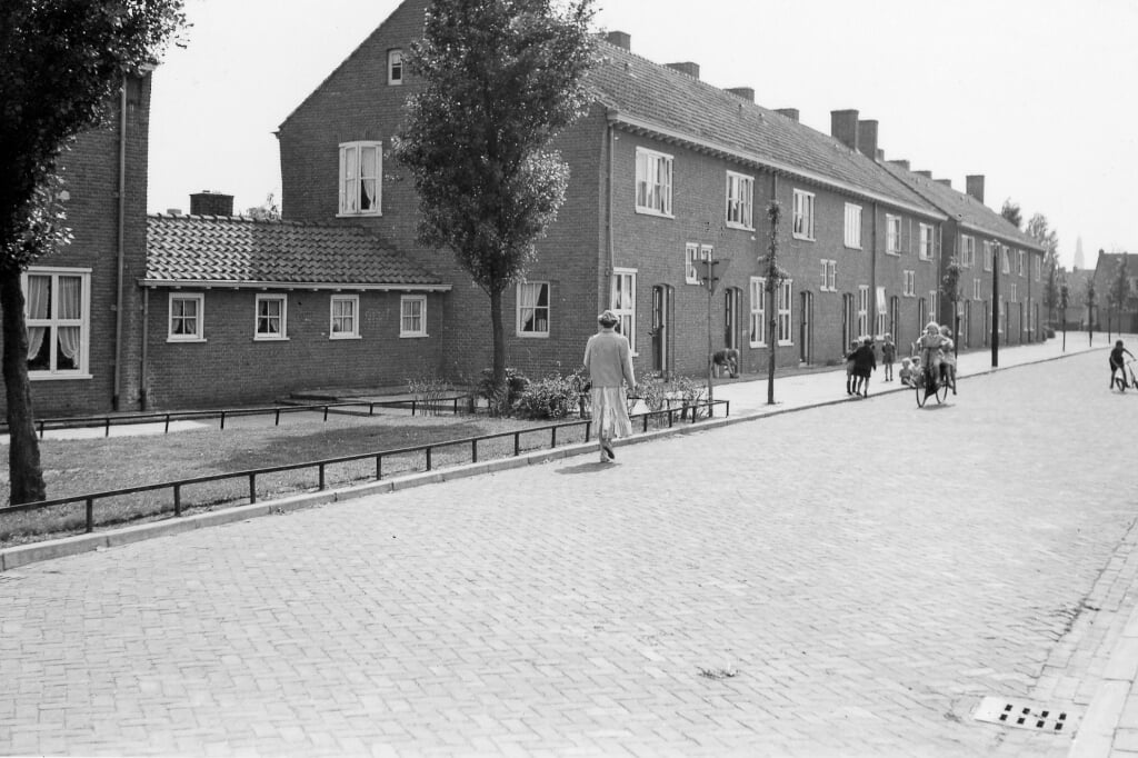 De Koningstraat in 1957. De woningen zijn in 1949 gebouwd. | ©: Jan vd Voet