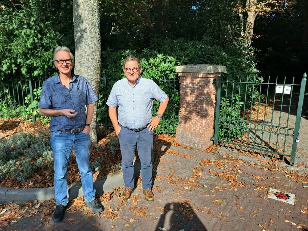 Henk van Atteveld en Leo Duijndam zijn sinds enkele maanden vrijwilligerscoaches. 