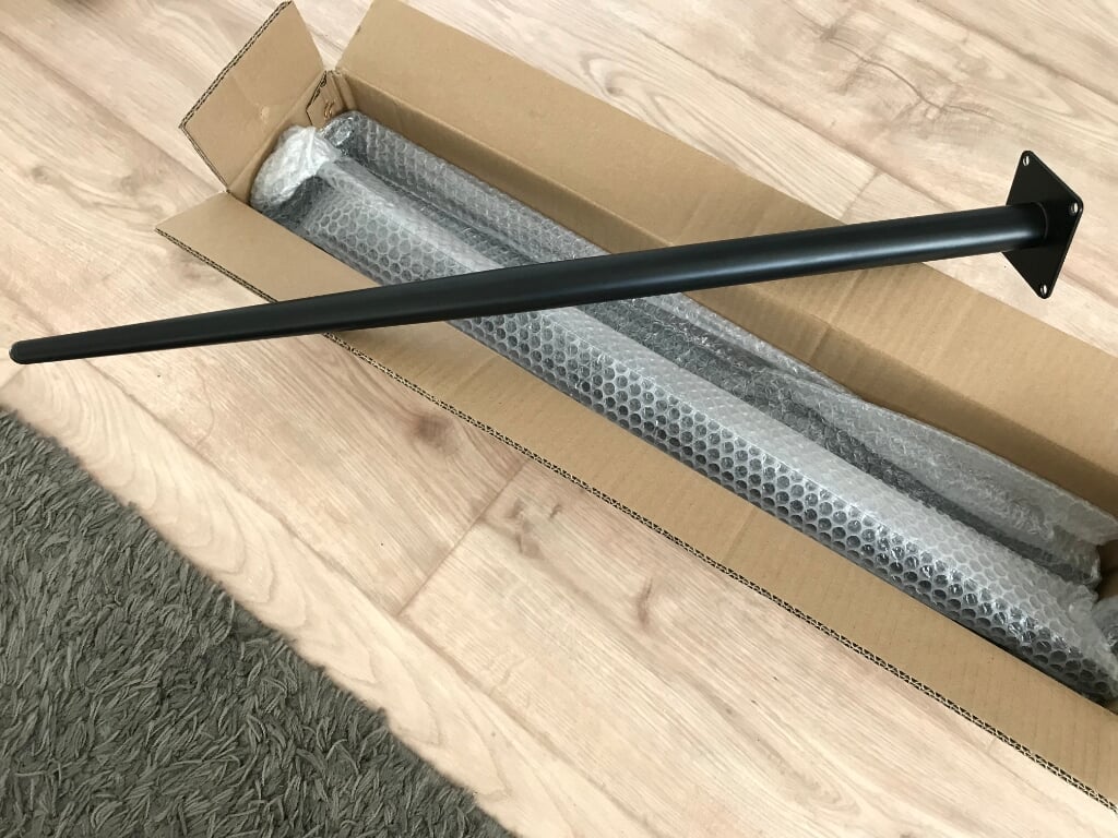 Zwart stalen tafel/bureau poten