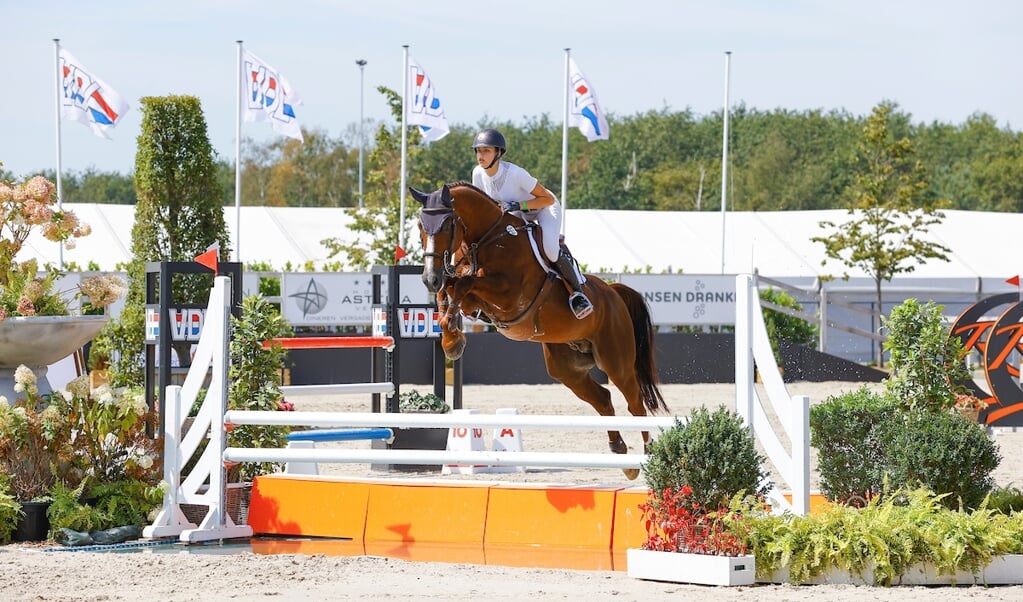 Meike Zwartjens - Twister de la Pomme
NK Springen 2020
© DigiShots