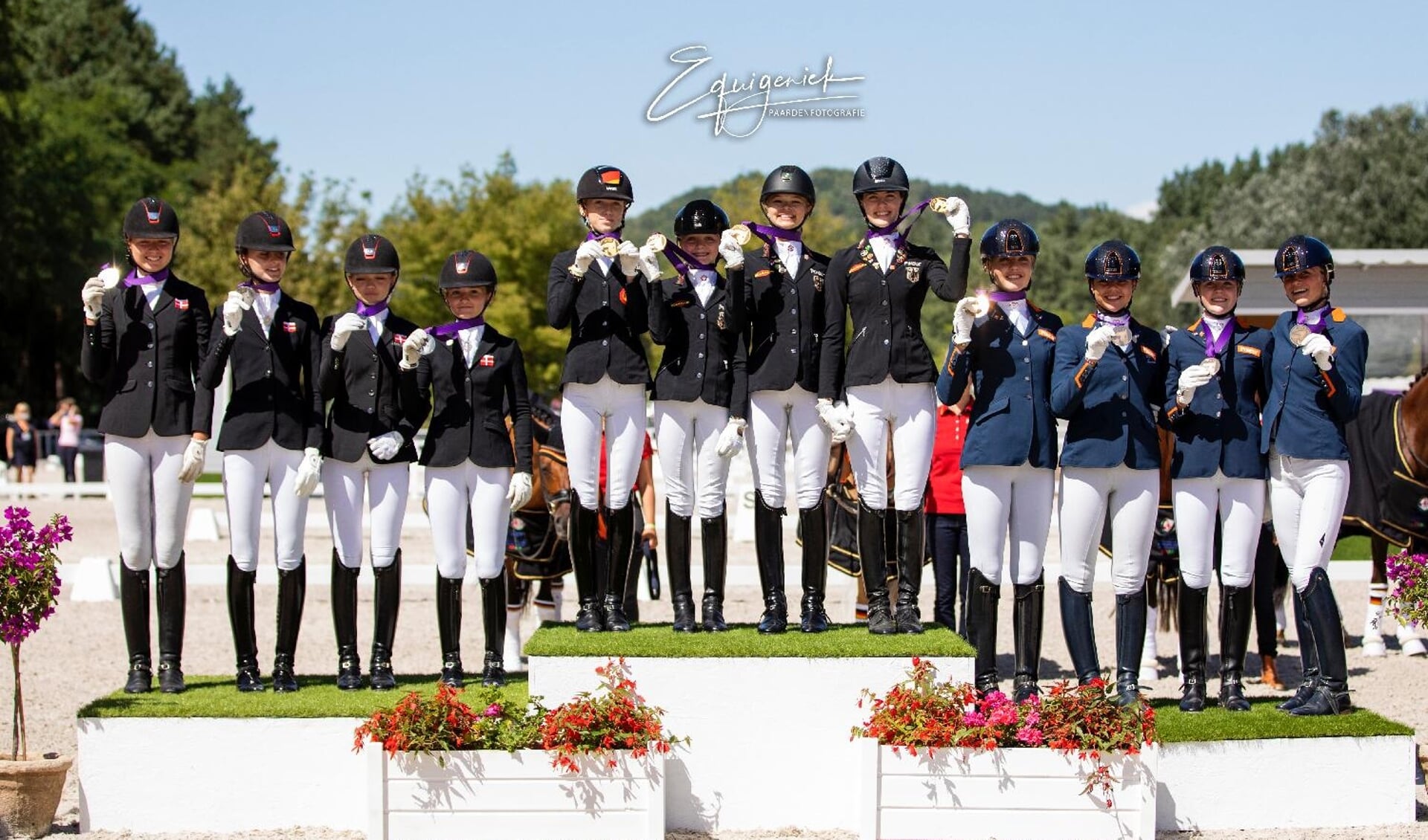 De ponyruiters brons in de landenwedstrijd foto Equigeniek
