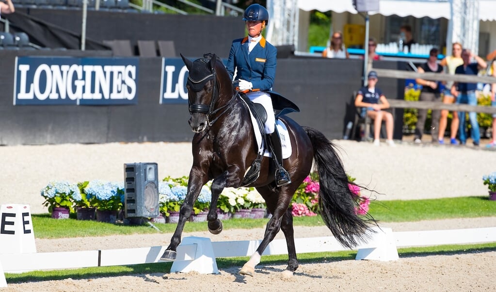Adelinde Cornelissen - Governor STR
FEI World Championship Young Dressage Horses 2018
© DigiShots