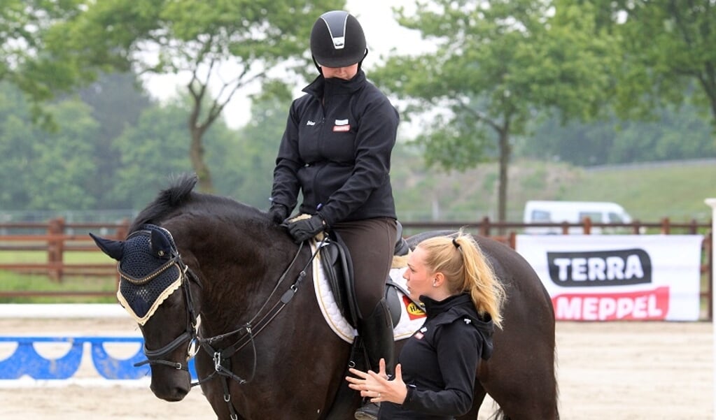 Leerlingen van de hippische opleidingen in actie.Leerlingen van de hippische opleidingen in actie.