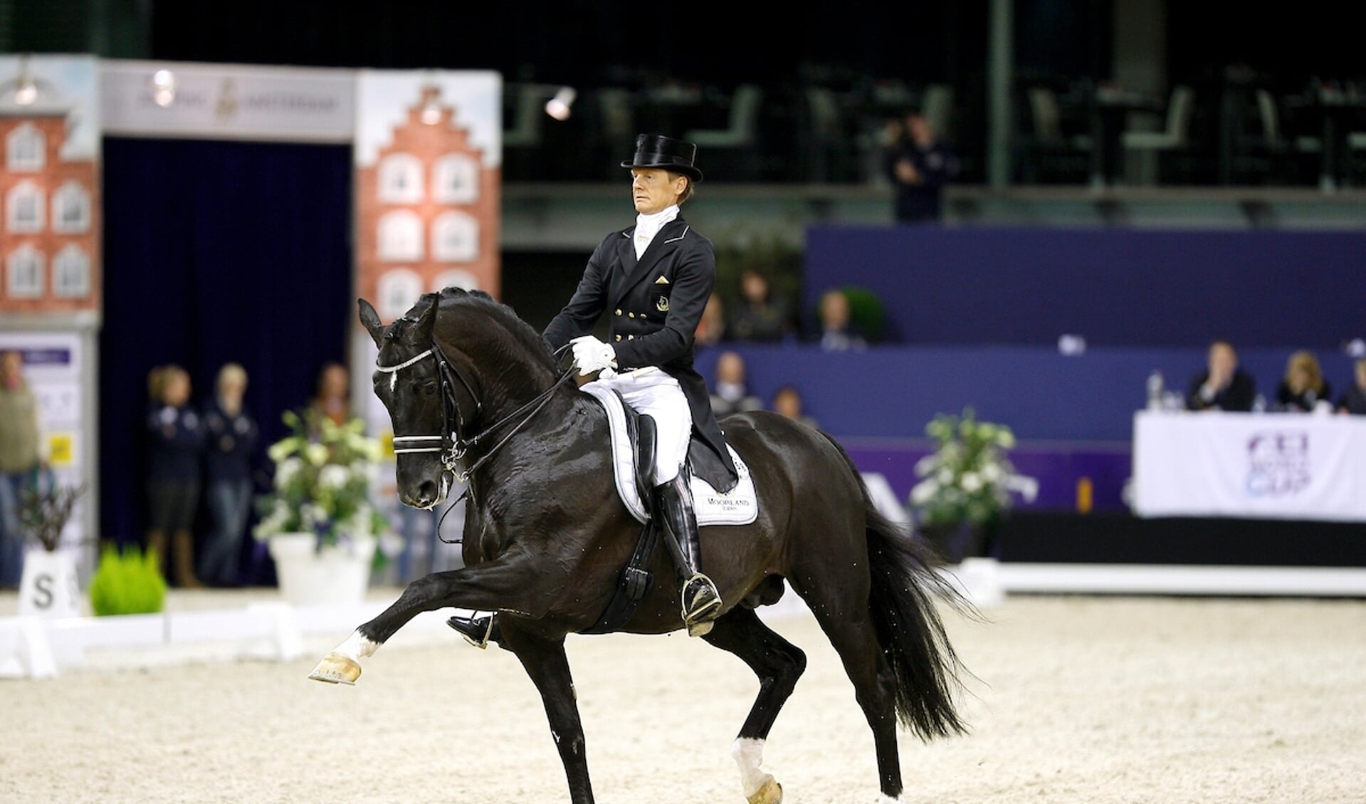 Edward Gal - Moorlands Totilas
Jumping Amsterdam 2010
© DigiShots