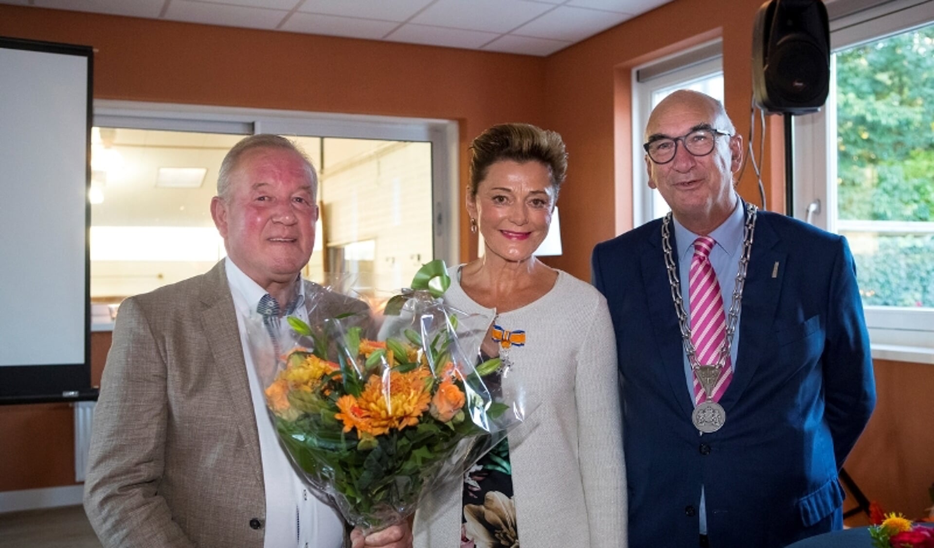 Arie Sr. van Baalen, Coby van Baalen en  Burgermeester van Zaltbommel, de heer A. van den Bosch
© DigiShots (archieffoto van 2016)