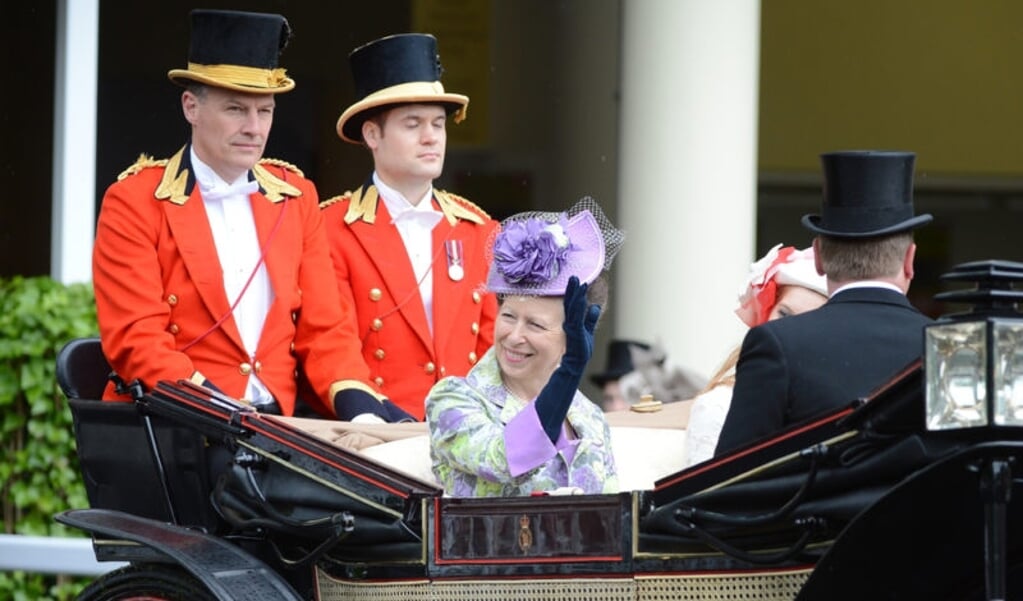 Princess Anne attends Ladies Day at the annual Royal Ascot horse racing event. Ascot 2012Liz Barclay ongeveer twintig jaar geleden tijdens ruig weer op weg van Maine aan de oostkust van Amerika naar de Maagdeneilanden.Foto van  de North Cornwall Hunt en geschoten op de Bodmin Moor in Cornwall.