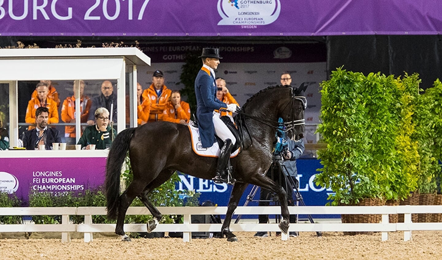 Sönke Rothenberger en Cosmo op het EK in Gotenburg (foto: DigiShots)Spencer Wilton - Super Nova II
FEI European Championships Gothenburg 2017
© DigiShotsTherese Nilshagen - Dante Welting OLD
FEI European Championships Gothenburg 2017
© DigiShotsEdward Gal - Glock's Voice
FEI European Championships Gothenburg 2017
© DigiShotsEdward Gal - Glock's Voice
FEI European Championships Gothenburg 2017
© DigiShots